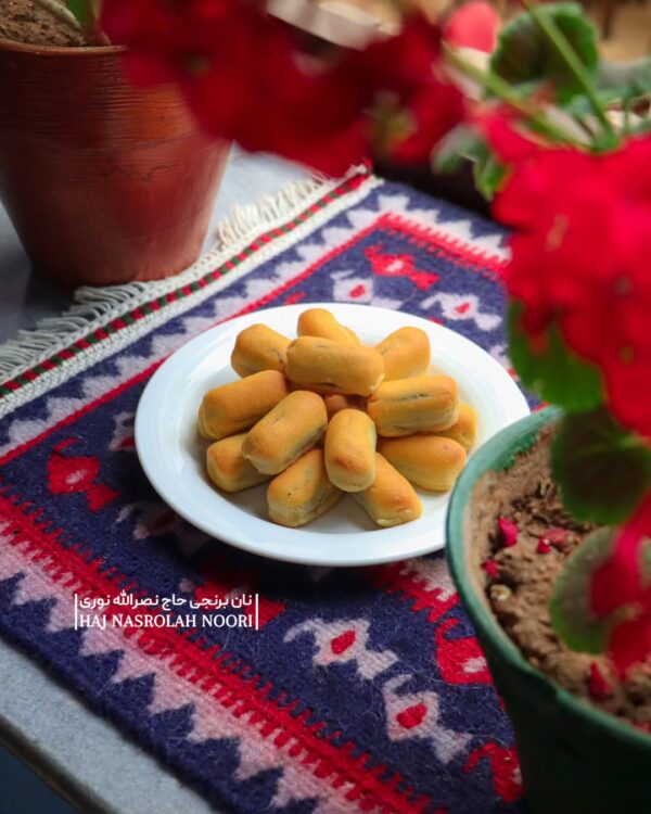 نان خرمایی با بافت نرم و خرمای طبیعی