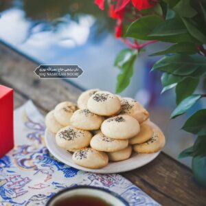 تصویر نان برنجی سفید مخصوص کرمانشاه ۷۰۰ گرمی در بسته‌بندی سنتی