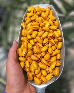 پسته احمدآقایی شور زعفرانی
