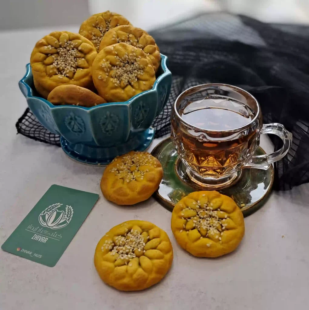 kermanshah-walnut-date-bread-date-cookies نان خرمایی گردویی و کلوچه خرمایی سنتی کرمانشاه