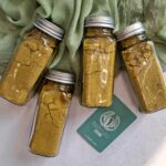 ادویه کاری خالص با ترکیب زردچوبه، زیره، فلفل سیاه و هل