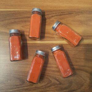 شیشه پودر گوجه ژیوار ۱۰۰ گرمی با بسته‌بندی مک کارتی بهداشتی – طعم طبیعی و رنگ غنی برای پاستا، سوپ، خورشت و انواع سس‌ها