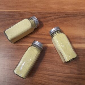 شیشه ادویه سیر و کره ممتاز ژیوار ۱۰۰ گرمی – بسته‌بندی شفاف و بهداشتی، ادویه سالم و طعم‌دهنده طبیعی برای آشپزی خانگی و حرفه‌ای