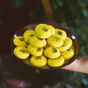 نان برنجی زعفرانی کرمانشاهی اصل از نمایندگی سوغات کرمانشاه در تهران