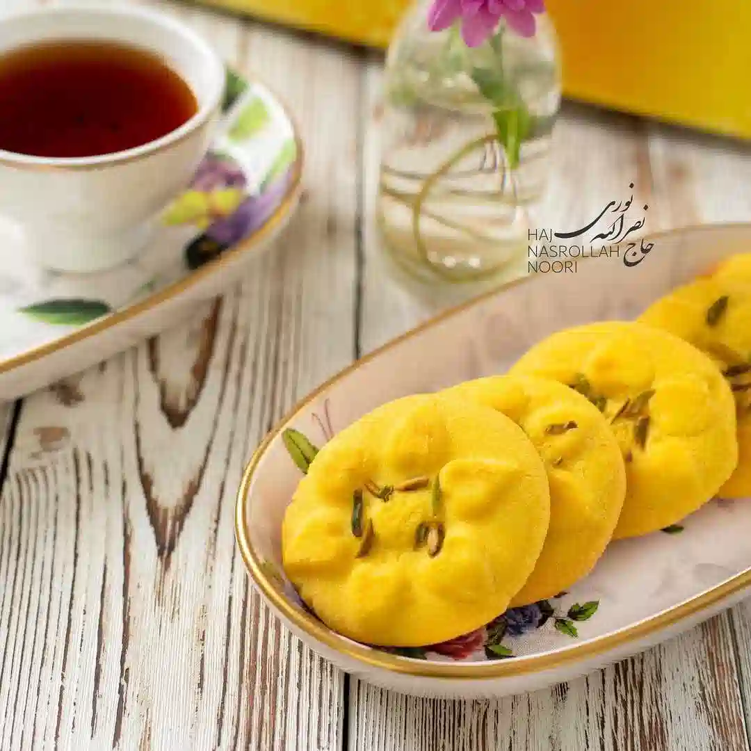 خرید نان شکری کرمانشاه سوغات اصیل و سنتی با طعم زعفران و هل
