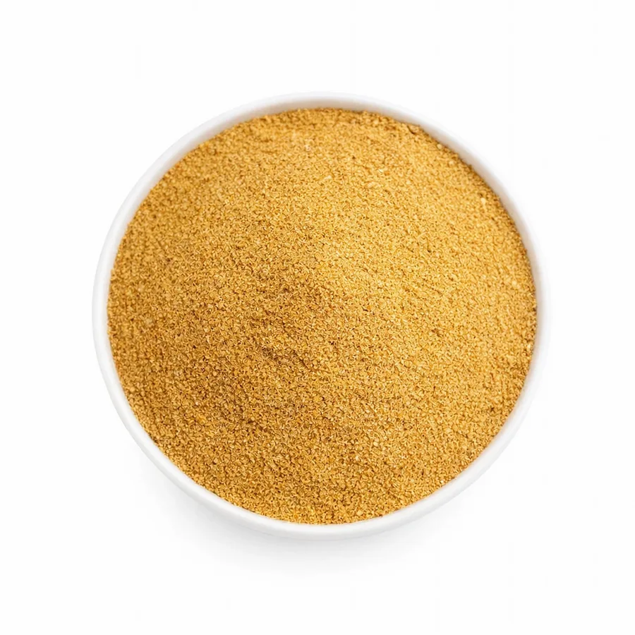 نمای نزدیک از بافت پودر گلپر خالص؛ پودر گیاهی آسیابشده با رنگ طبیعی و ذرات یکدست برای استفاده در دمنوشها و ترکیبات عطاری