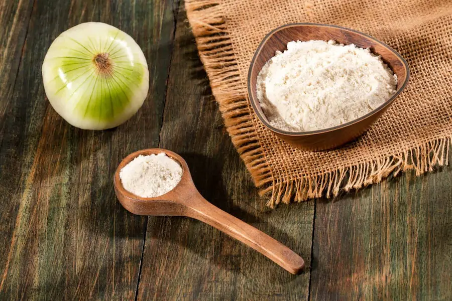 مقایسه پودر پیاز و پیاز تازه در آشپزی؛ بررسی تفاوتهای طعم و کاربرد در غذاهای مختلف