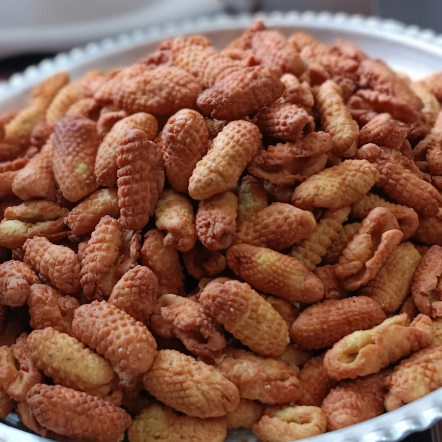 شیرینی بژی سرخ شده کردی سنتی و خوشمزه