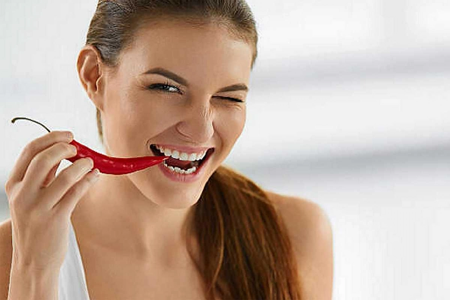 فلفل قرمز تند سرشار از کپسایسین برای افزایش چربیسوزی بدن و بالا بردن متابولیسم در رژیمهای لاغری